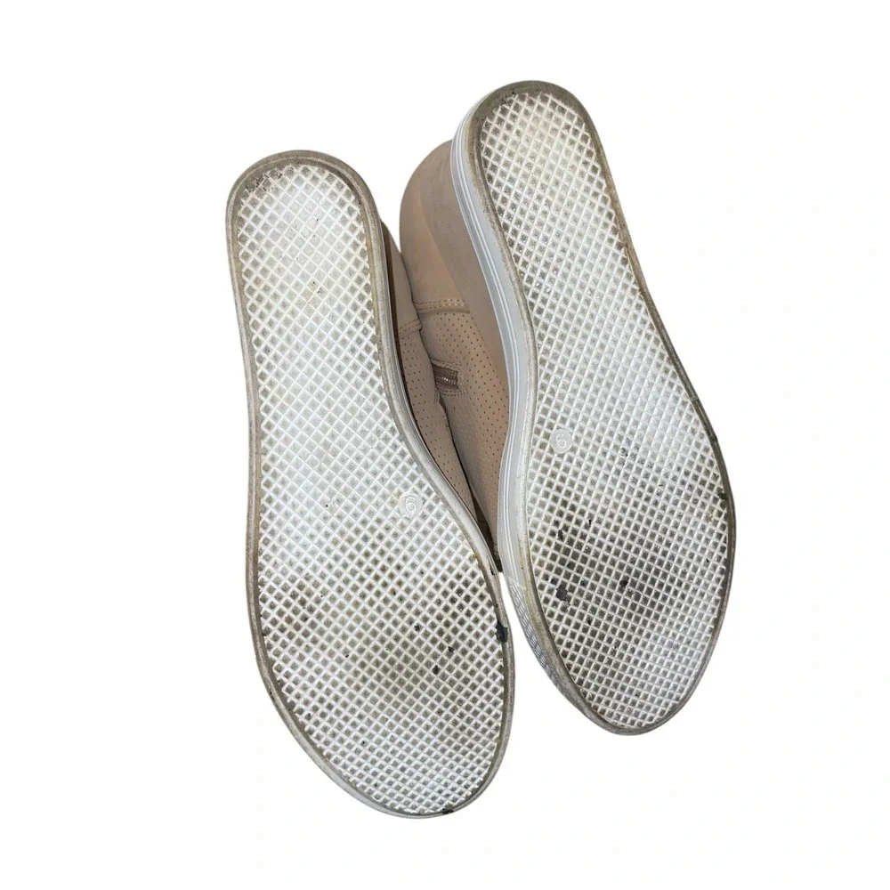Women Beige Perforated Wedge Sneakers Booties Hidden‎ Heel Side Zip Size 8